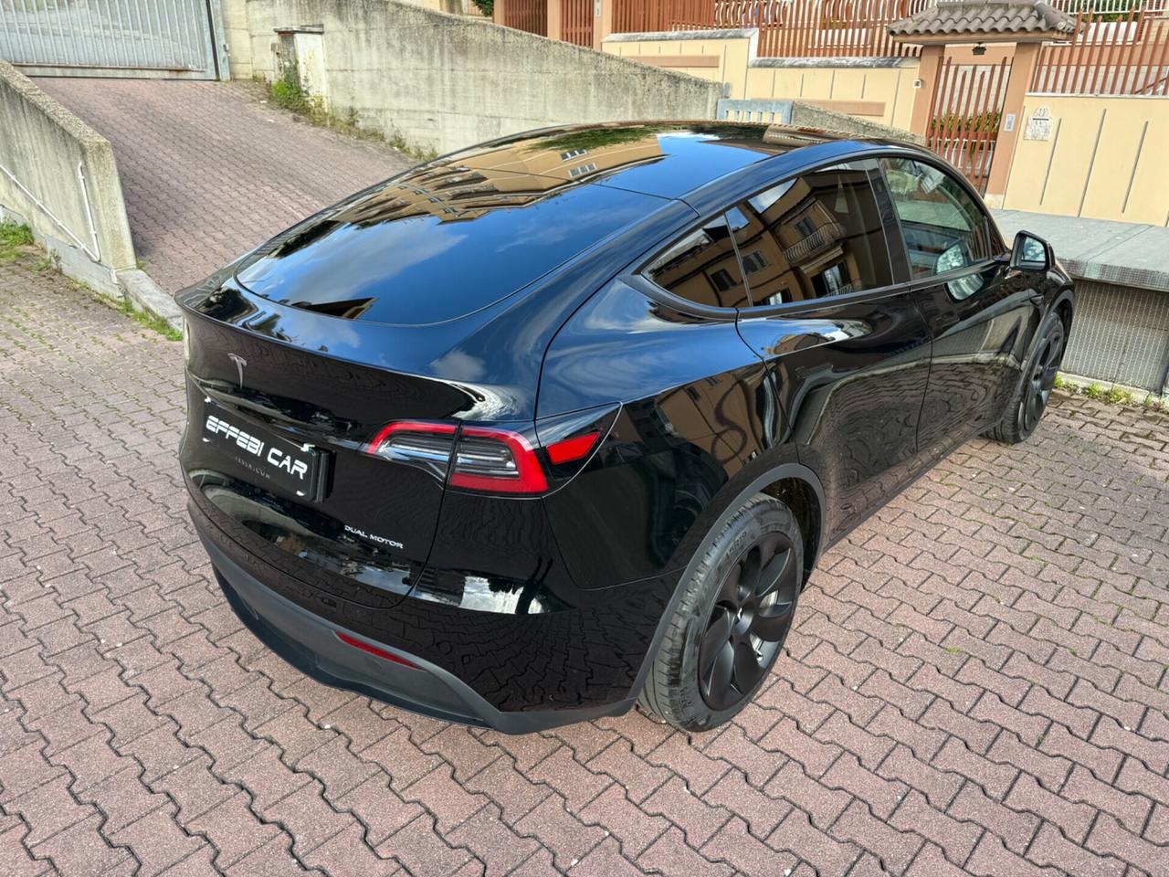 Tesla Model Y Dual Motor Long Range AWD