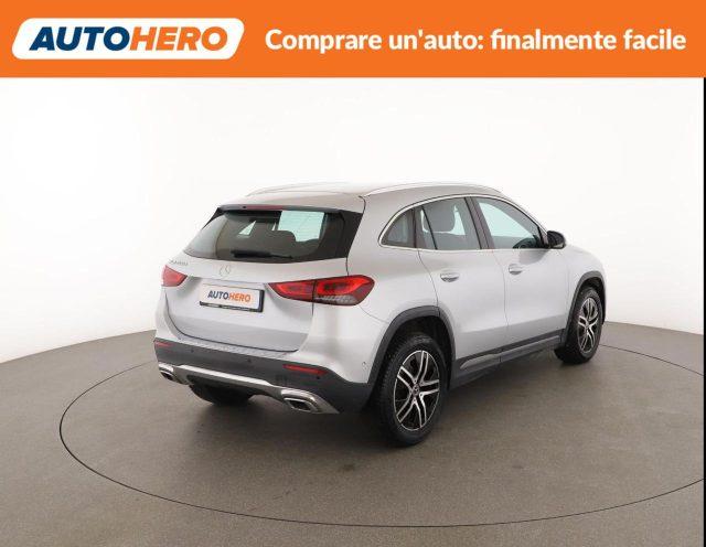 MERCEDES-BENZ GLA 200 d Automatic Premium
