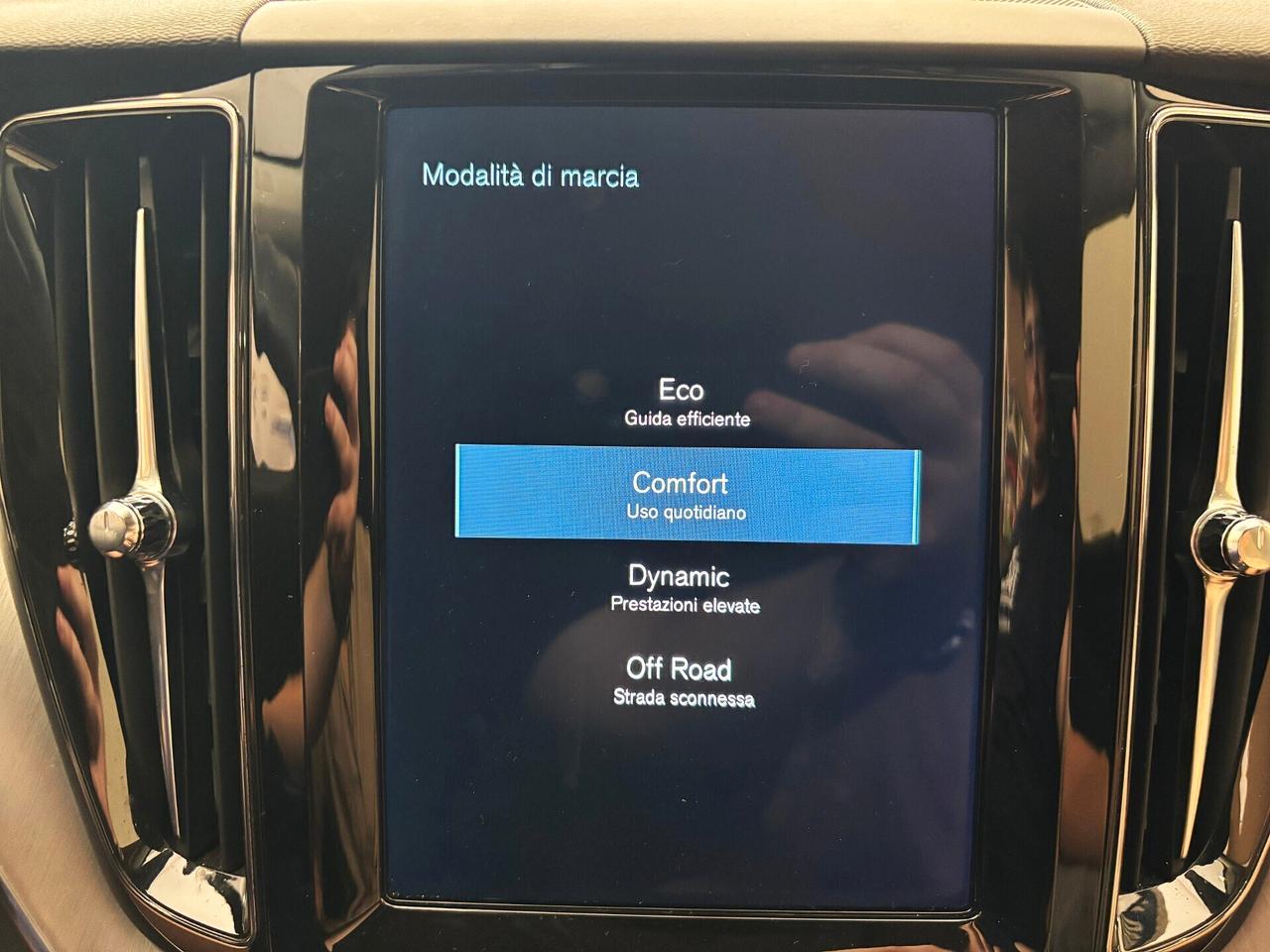 Volvo XC60 2.0 197CV 4X4 **IVA DEDUCIBILE**