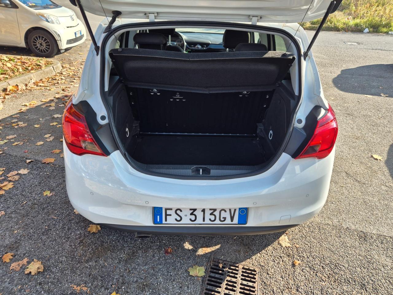 Opel Corsa 1.4 90CV GPL Tech 5 porte Black Edition NEOPATENTATI