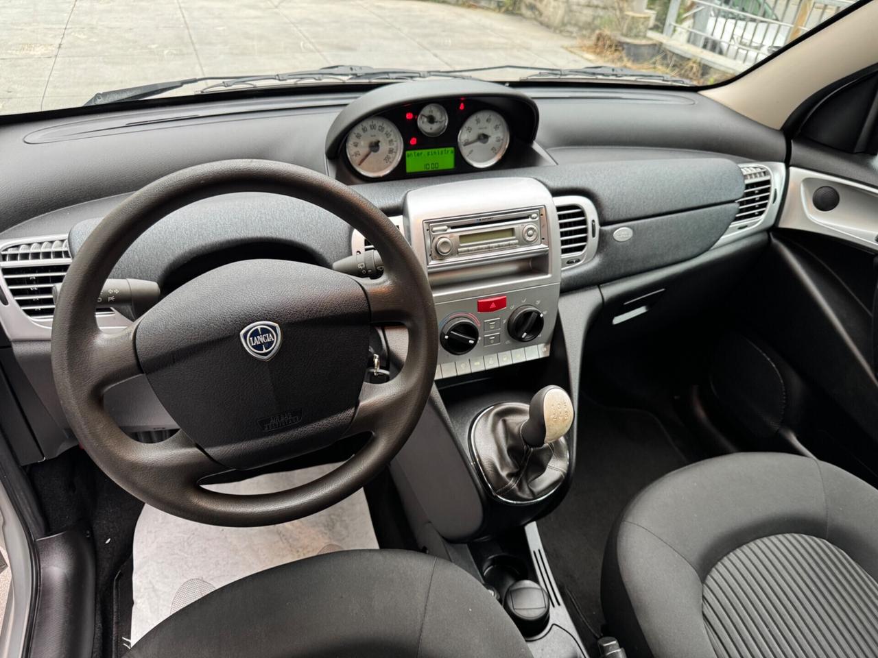 LANCIA YPSILON 1.2 NEOPATENTATI KM 43 MILA !!