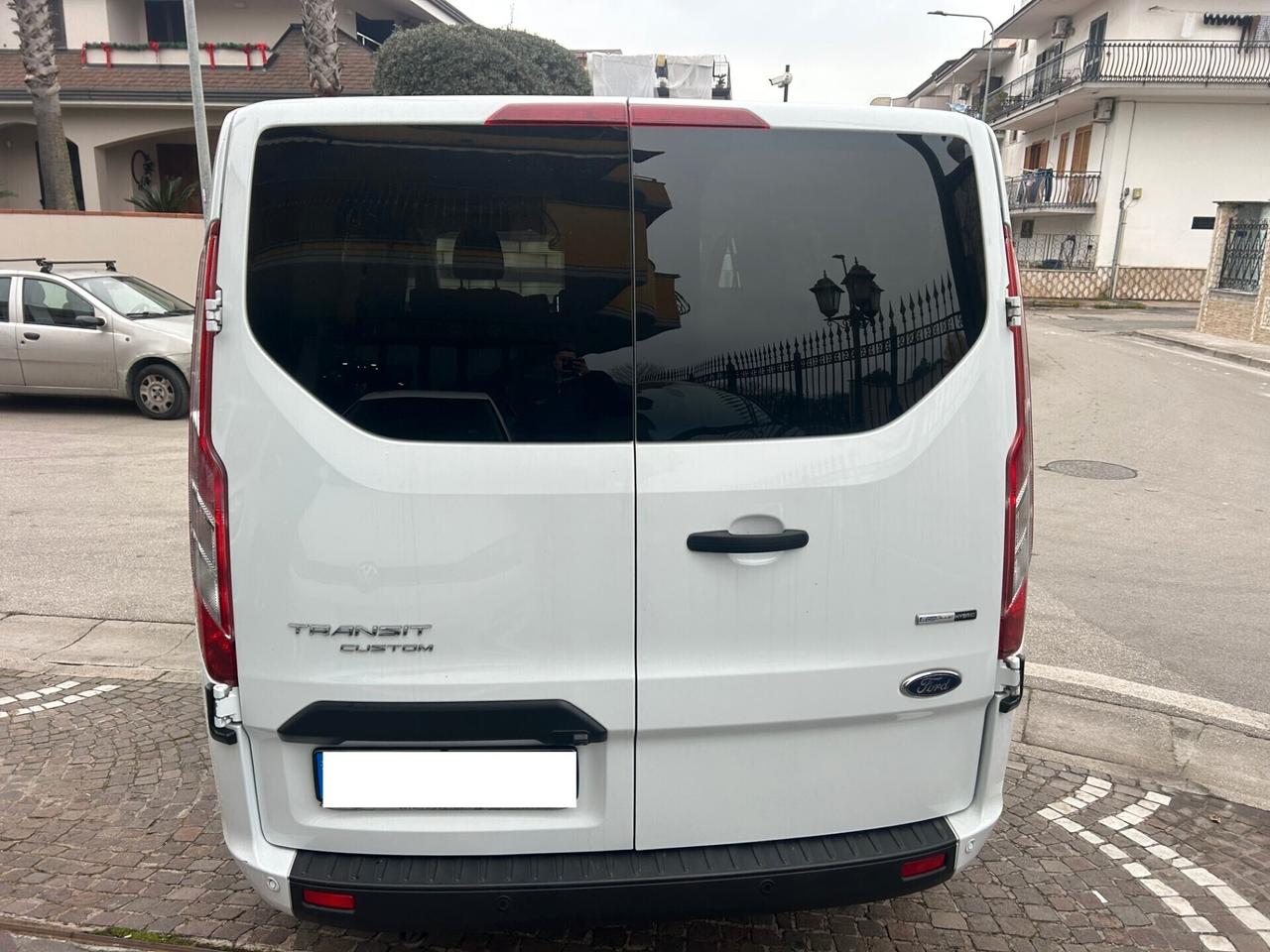 Ford Transit Custom 320 2.0 EcoBlue Hybrid 130 PC Combi Trend