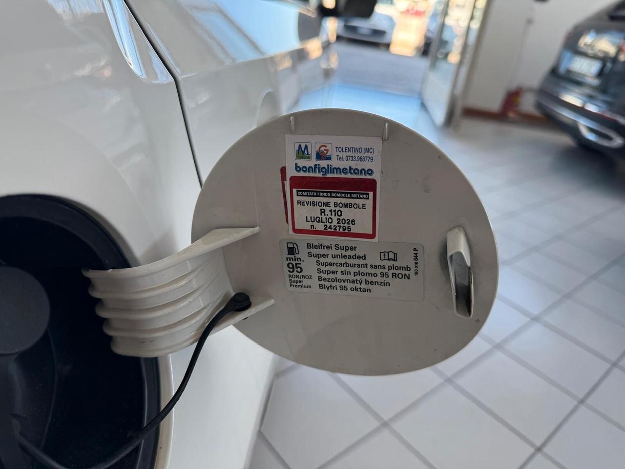 Volkswagen up! 1.0 METANO 2014