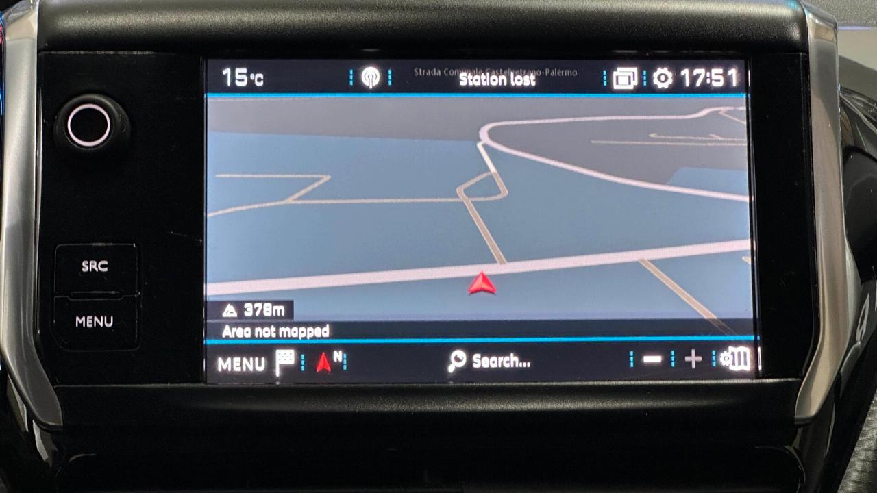 Peugeot 2008 BlueHDi 100 Allure Colore bianco perla