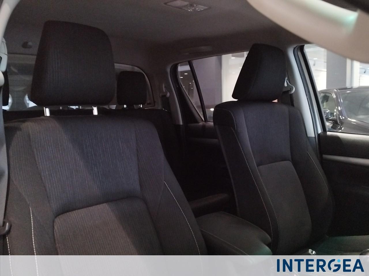 TOYOTA Hilux 2.4 d-4d double cab Comfort 4wd