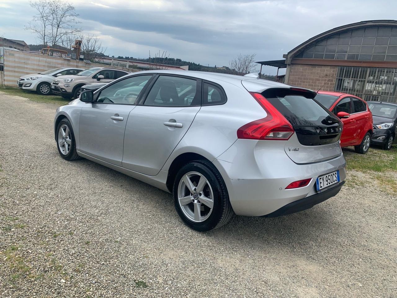 Volvo V40 D2 1.6 Summum 2015 233.000 KM