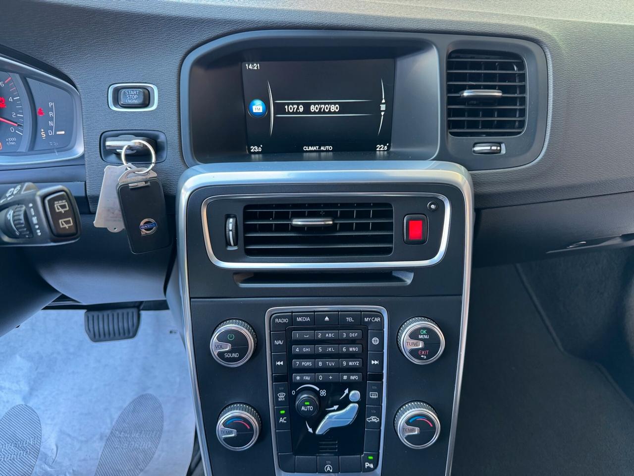 Volvo V60 1.6 d2 Momentum Powershift GARANZIA24MES