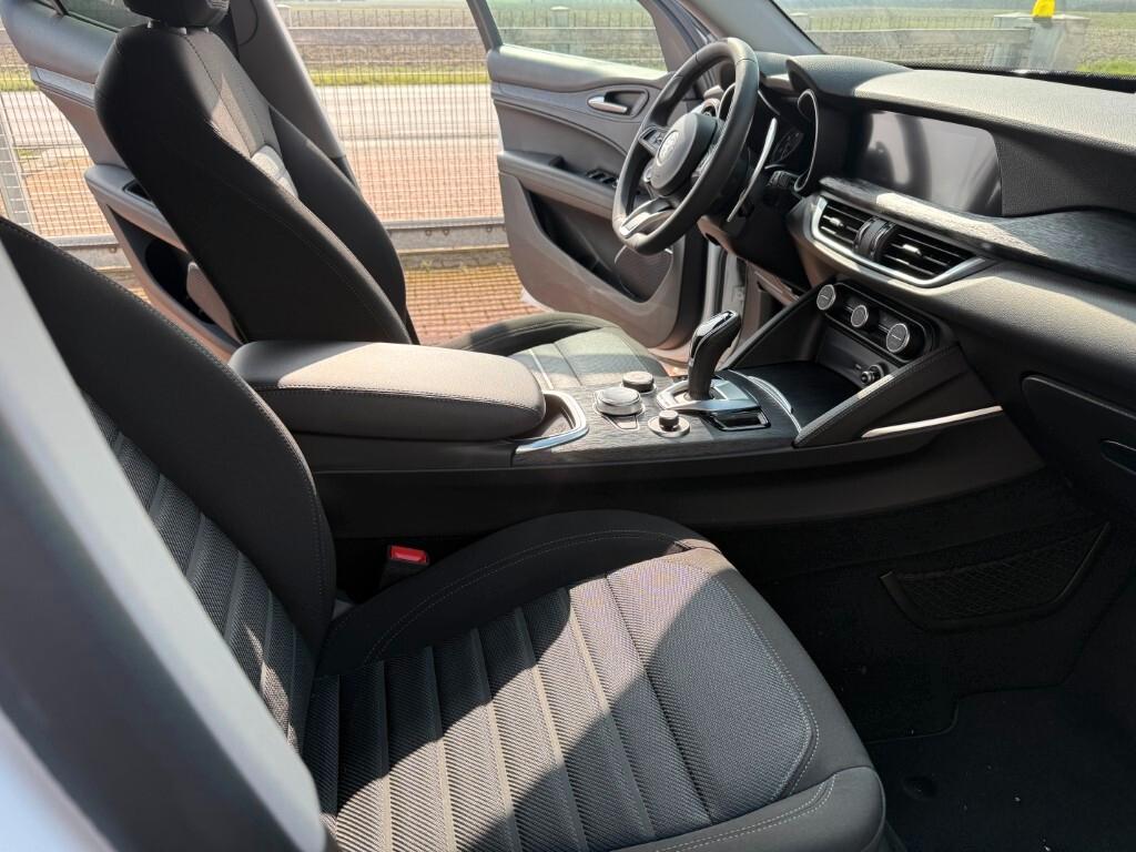 Alfa Romeo Stelvio 2.2 Turbodiesel 160 CV AT8 RWD Super
