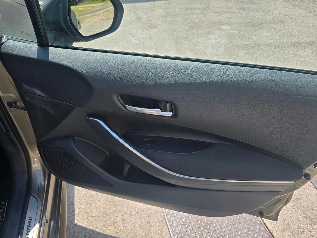 Toyota Corolla 1.8 Hybrid Business