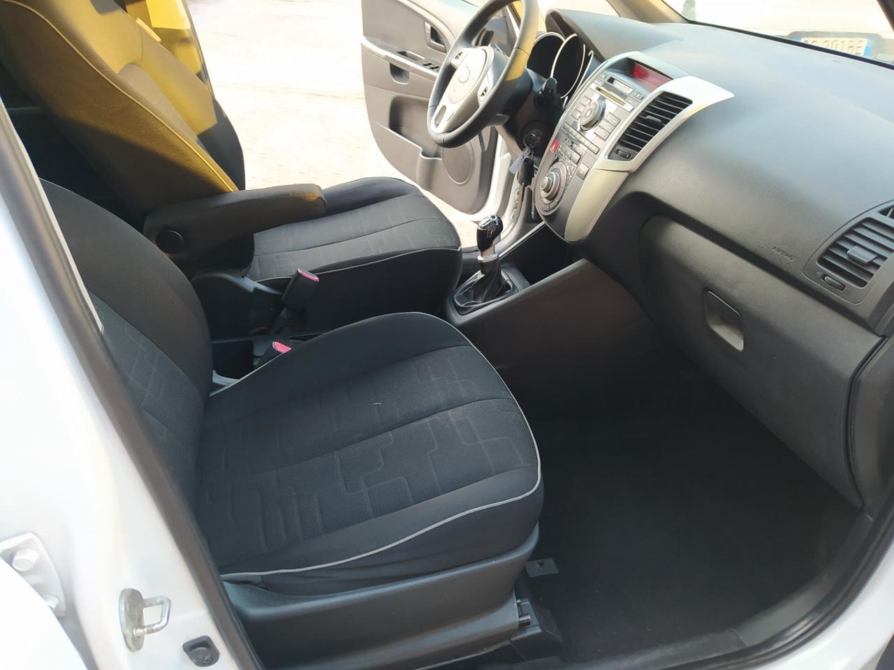 Kia Venga 1.4 CRDi 90Cv Neopatentati