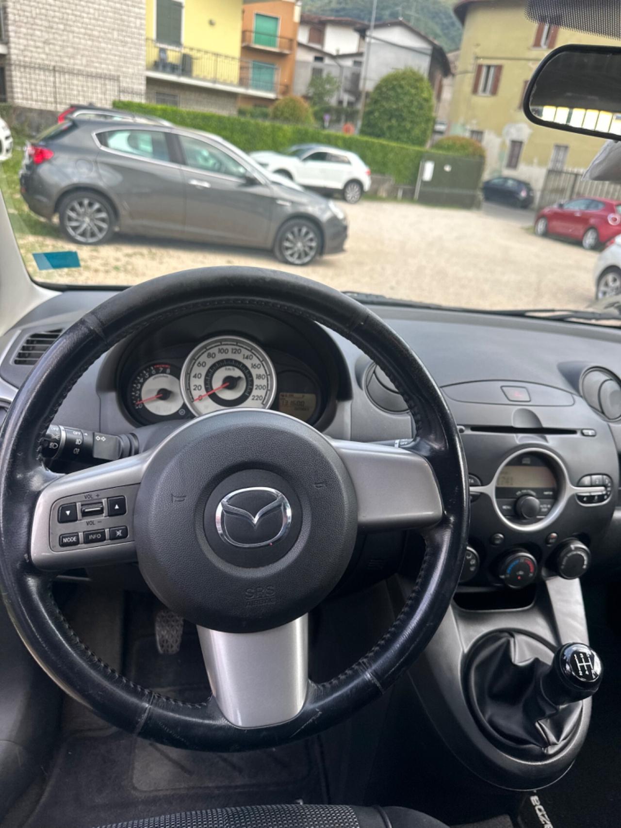 Mazda 2 1.3 16V 75CV 5P PLAY KMCERT NEOPAT UNICOPR