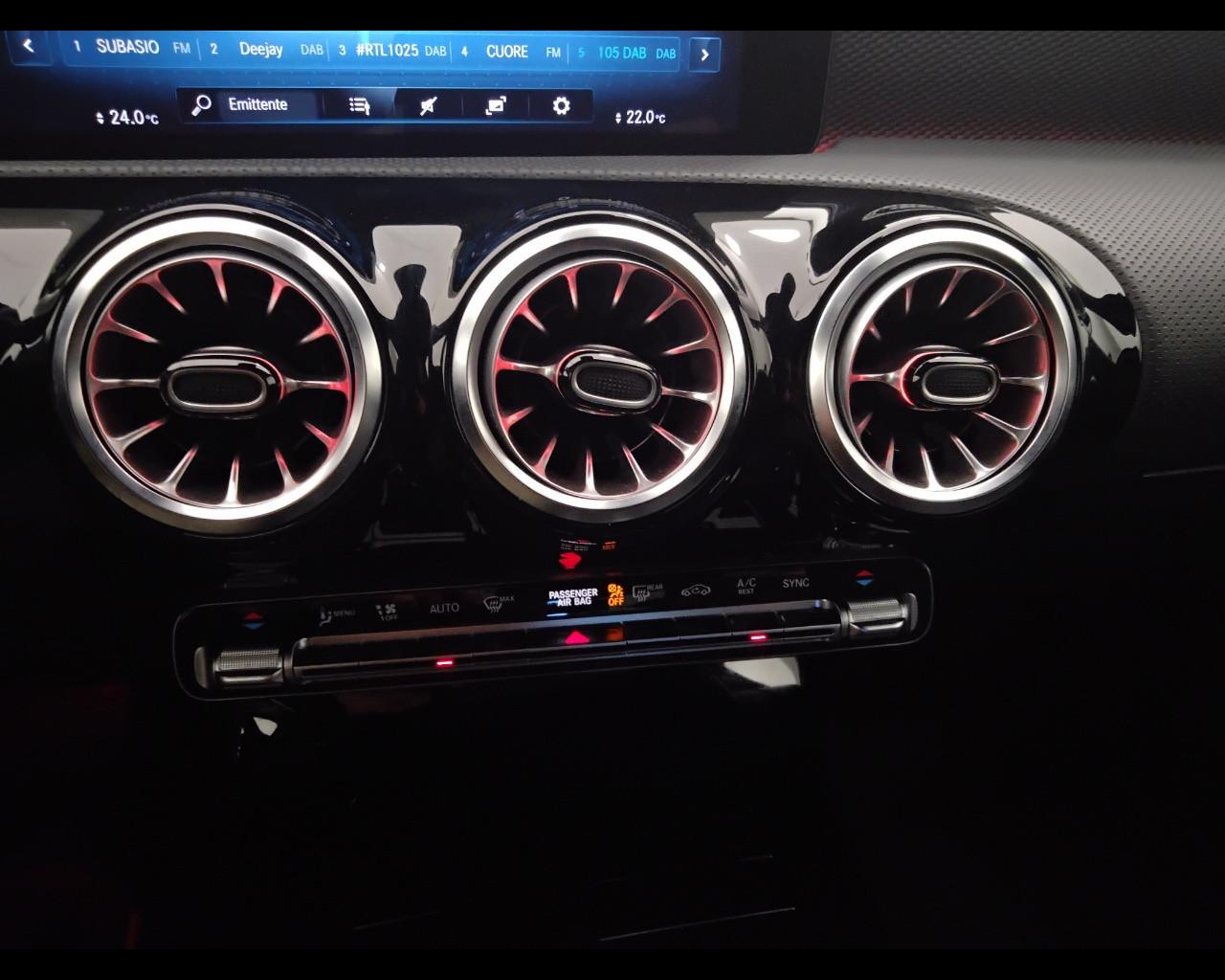 Mercedes-Benz Classe A - W177 2018 - A 180 d Sport auto