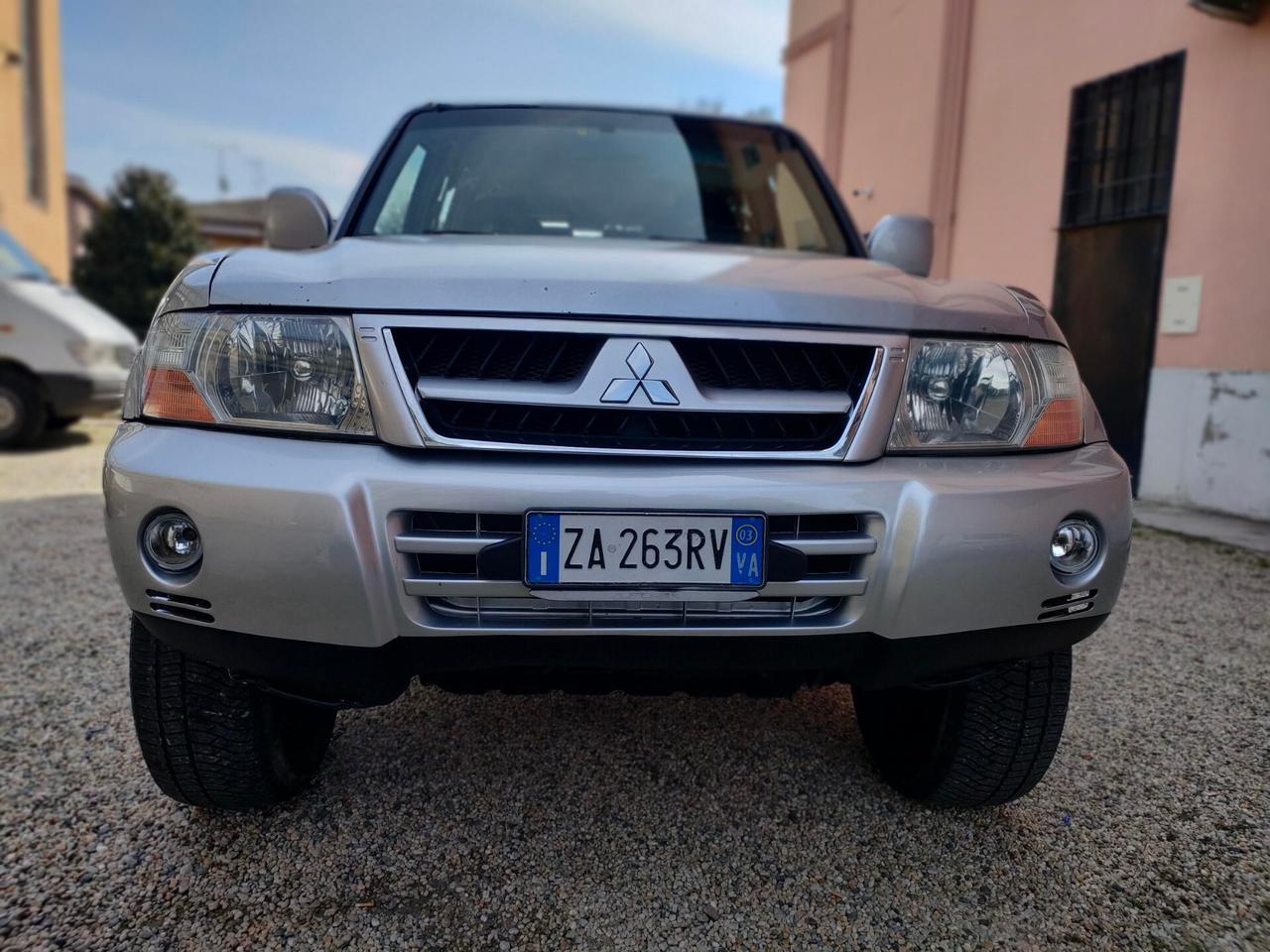 Mitsubishi Pajero 3.2 16V DI-D 7 posti e gancio