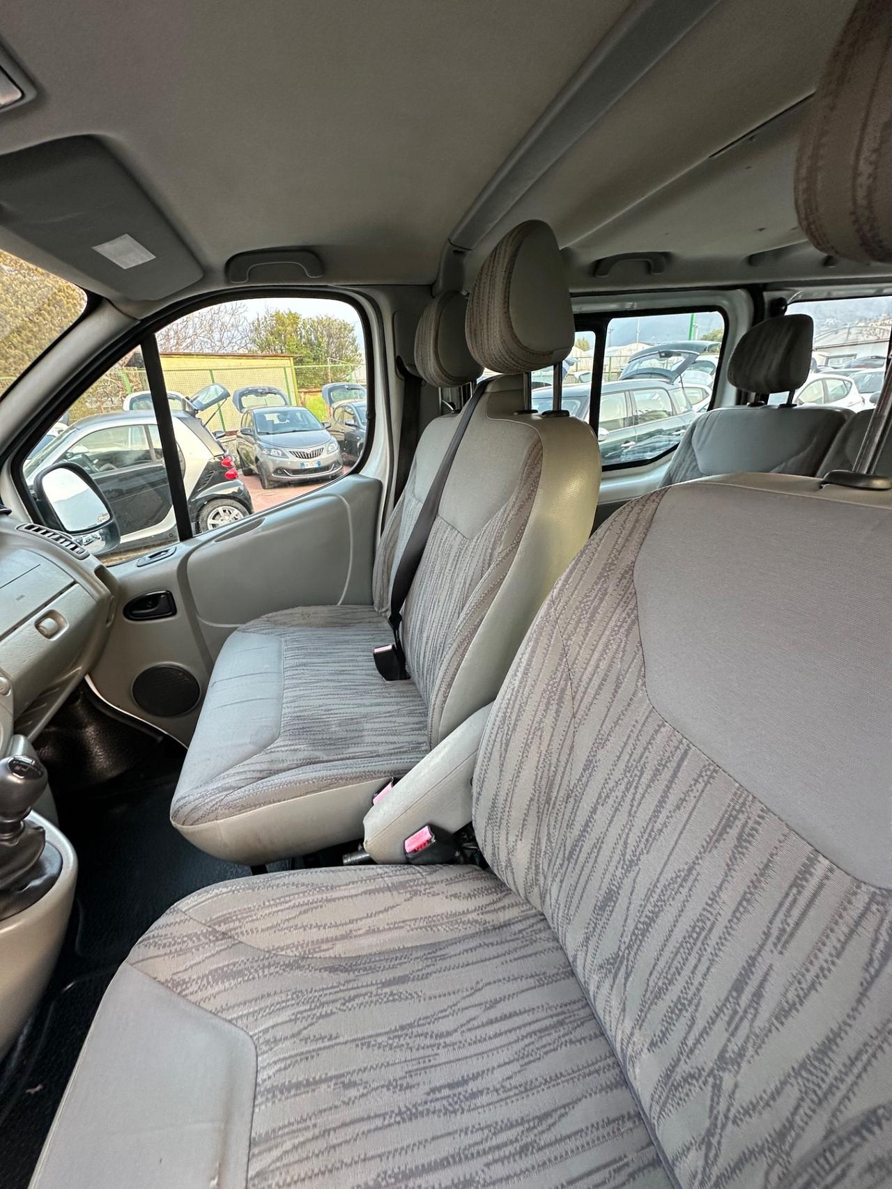 Nissan Primastar C29 2.5 dCi 150CV PC-TN Combi Smart