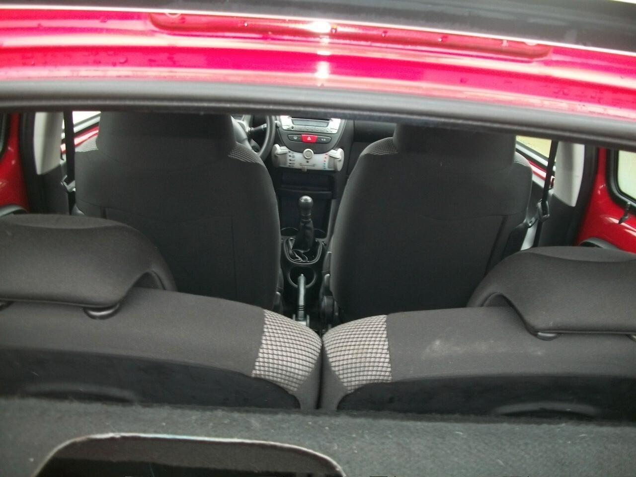 Toyota Aygo 1.0 12V VVT-i 5 porte Lounge CC 998 BENZINA IMMAT 30/06/2012 05 PORTE SI NUOVI PATENTATTI GARANZIA UN ANNO