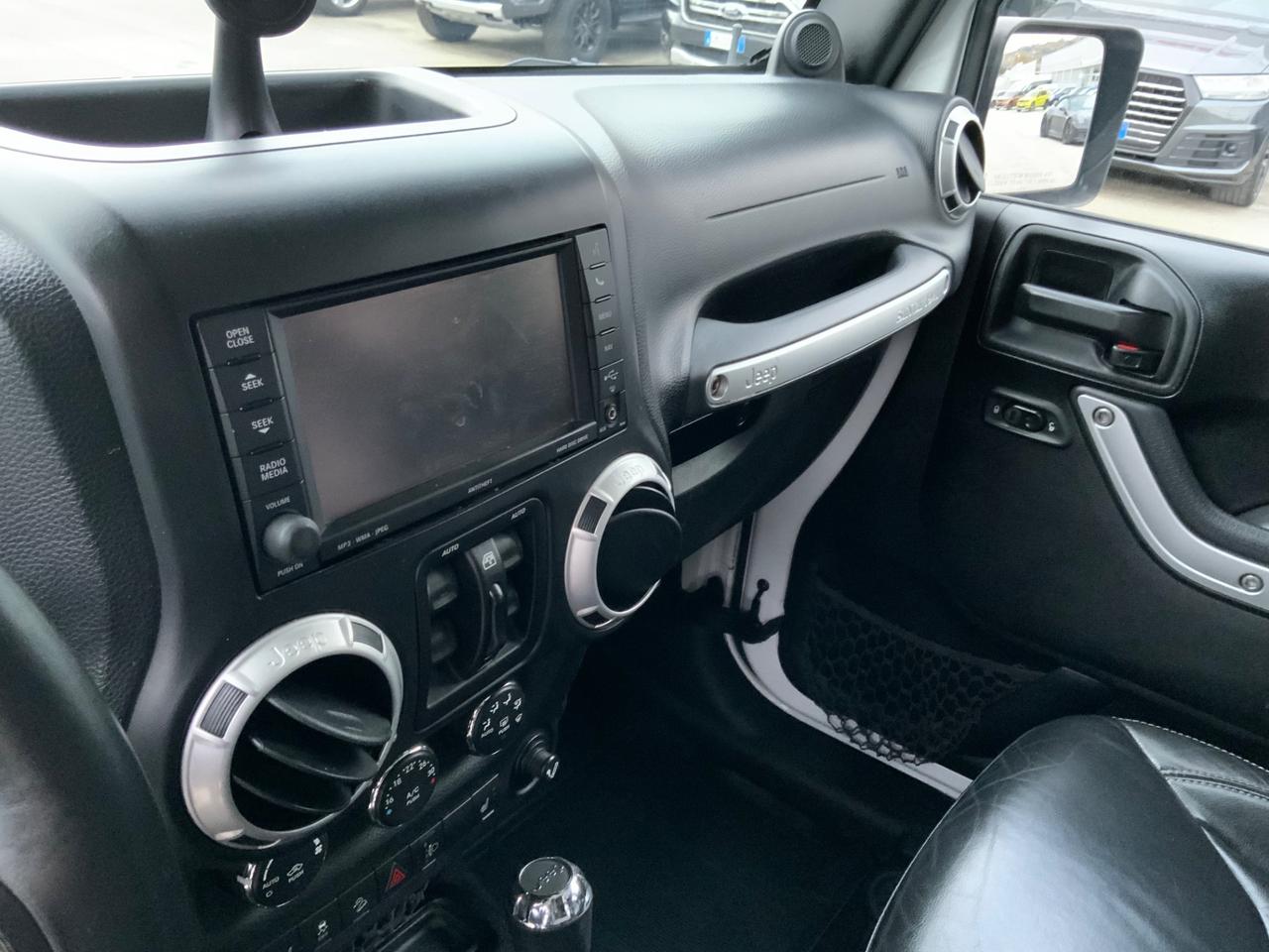 Jeep Wrangler Unlimited 2.8 CRD DPF Sahara Auto