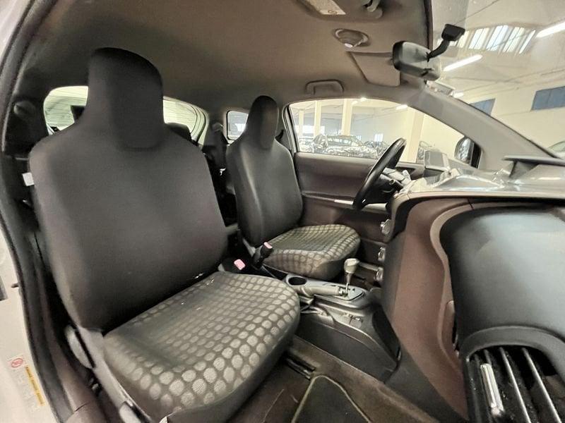 Toyota iQ iQ 1.0 cvt (multidrive)