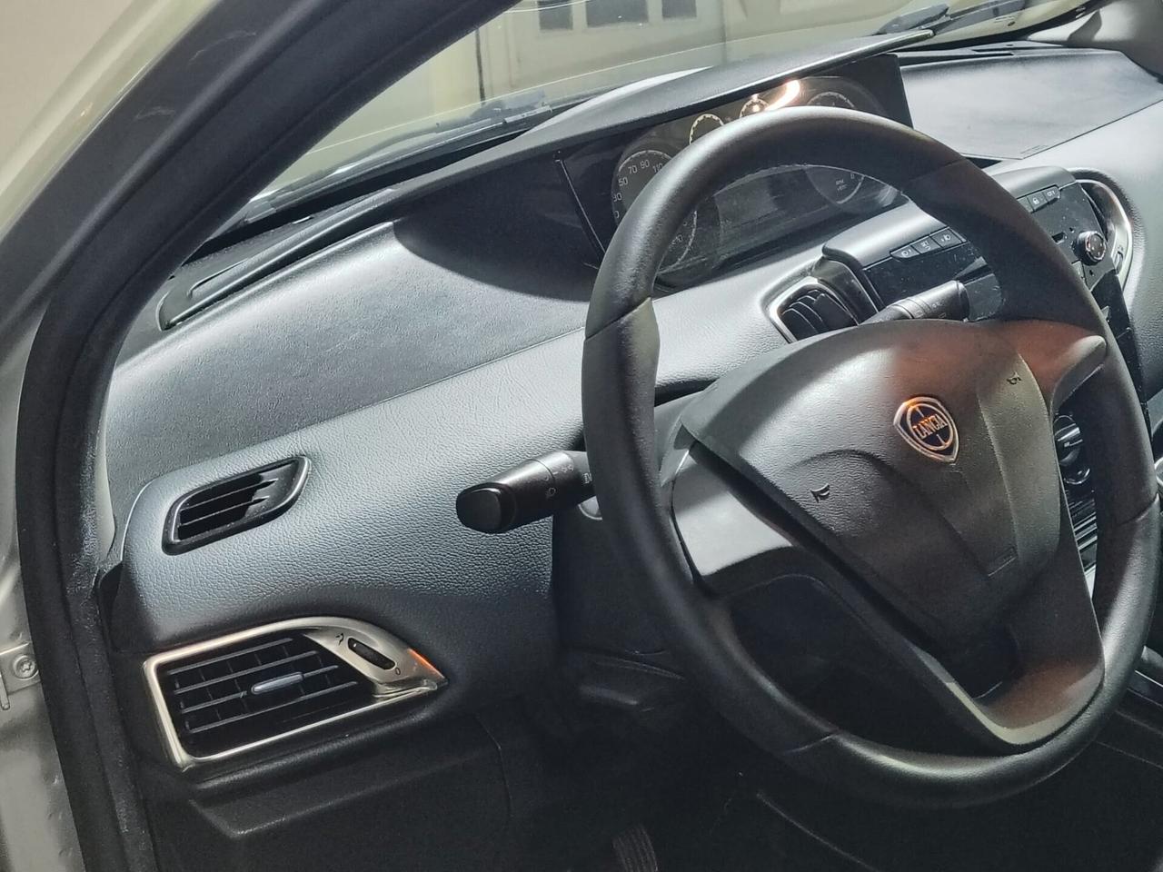 Lancia Ypsilon 0.9 TwinAir 85 CV 5 porte Metano Ecochic Gold