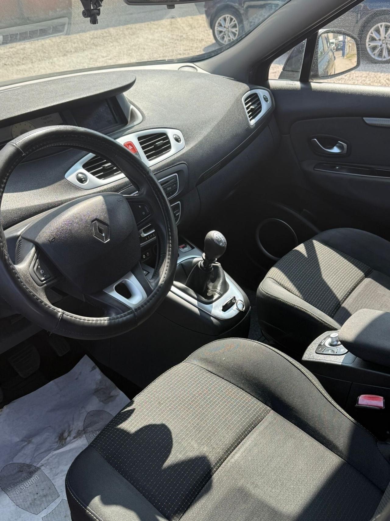 Renault Scenic Scénic X-mod 1.9 dCi 130CV Luxe