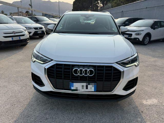 AUDI Q3 35 TDI Business