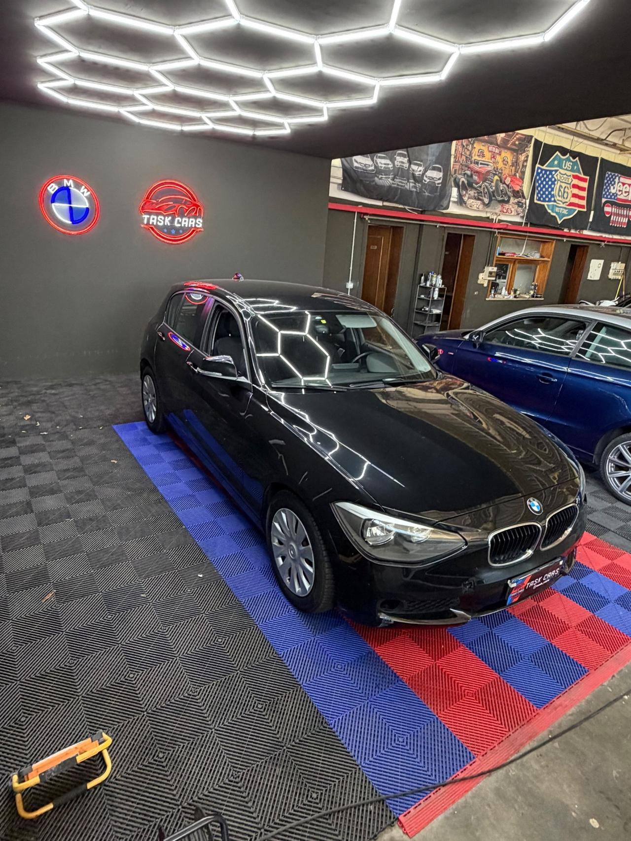 Bmw 118 118d 5p. Urban