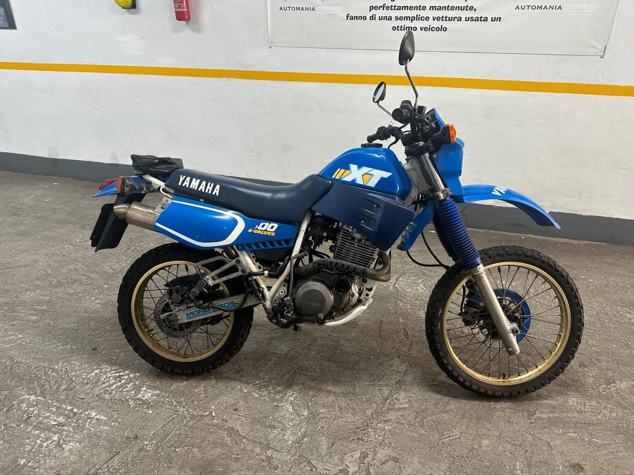 YAMAHA XT600