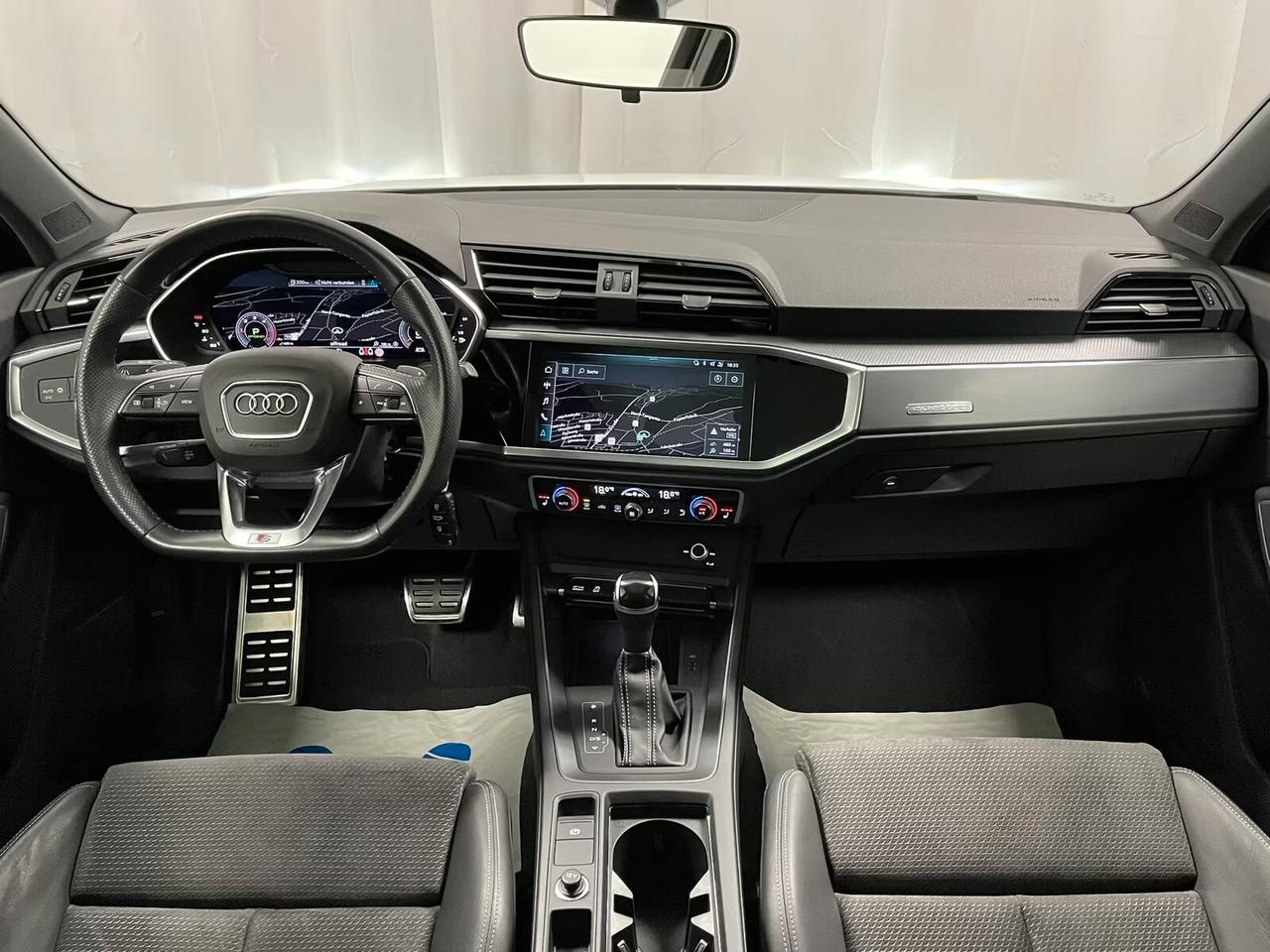 Audi Q3 SPB 40 TDI Q4 S-LINE PANO MATRIX