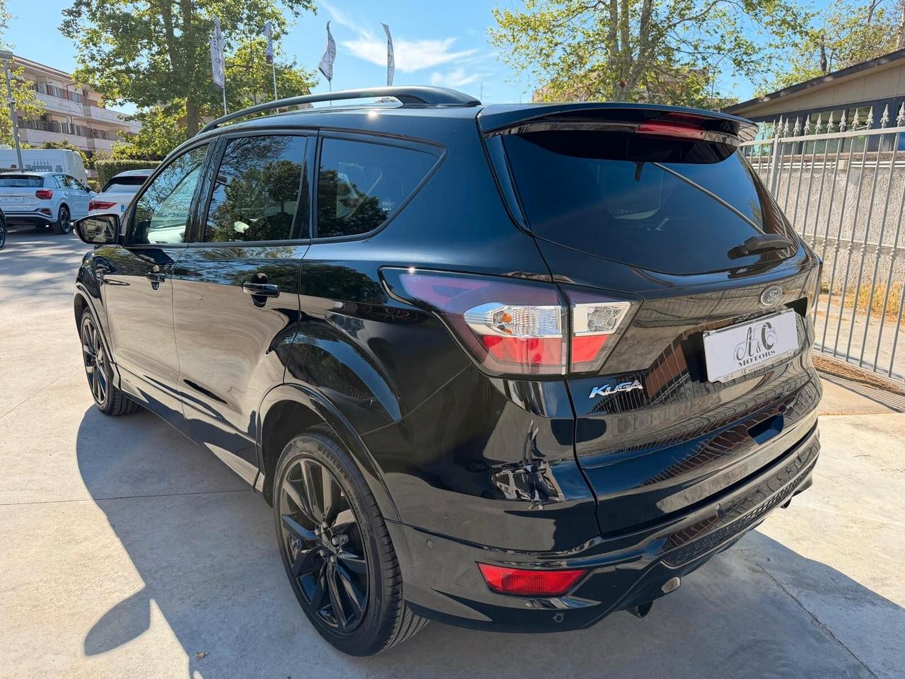 Ford Kuga 1.5 TDCI 120 CV S&S 2WD ST-Line