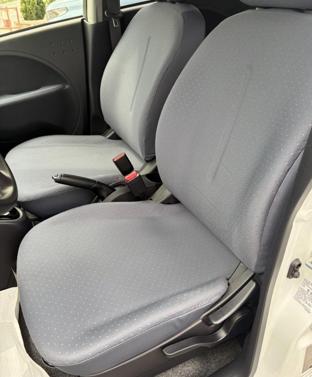 PEUGEOT iOn Active