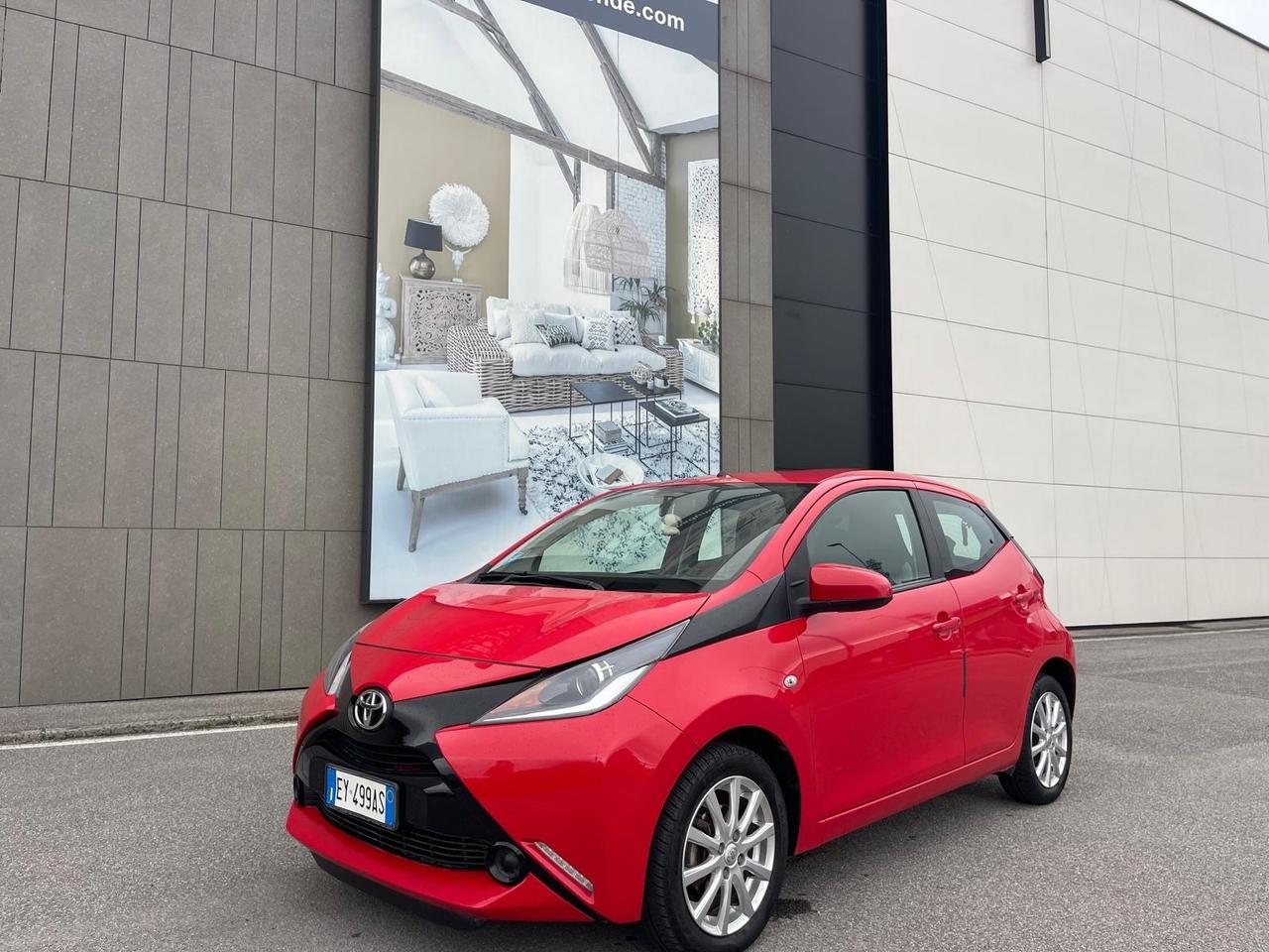 Toyota Aygo 1.0 VVT-i 69 CV 5 porte x-wave