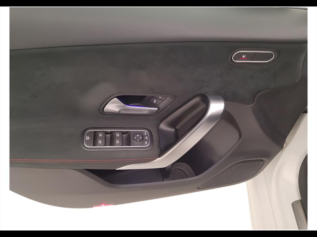 Mercedes-Benz Classe A - W177 2018 - A 180 d Premium auto