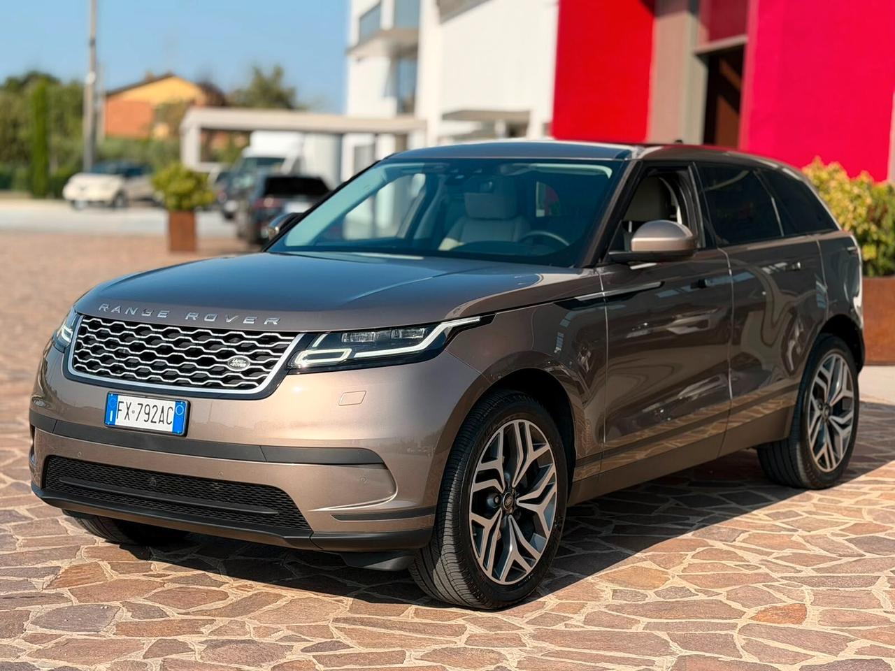 Land Rover Range Velar 2.0d i4 180 CV auto