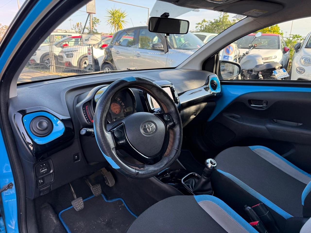 Toyota Aygo 1.0 VVT-i 69 CV 5 porte x-play