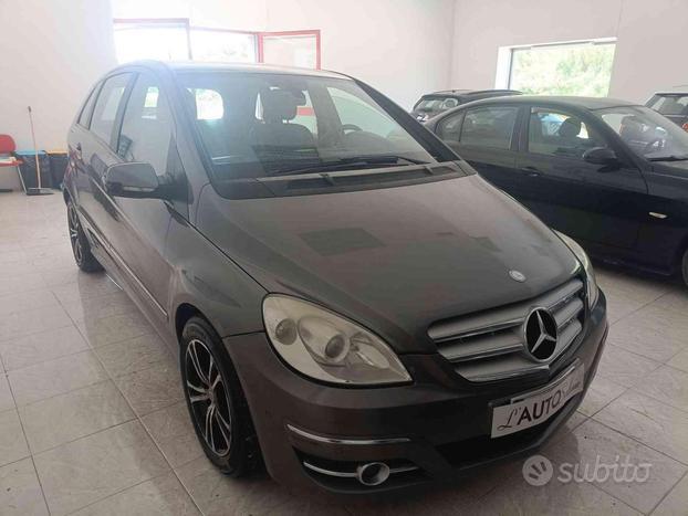 MERCEDES-BENZ B 180 CDI Executive