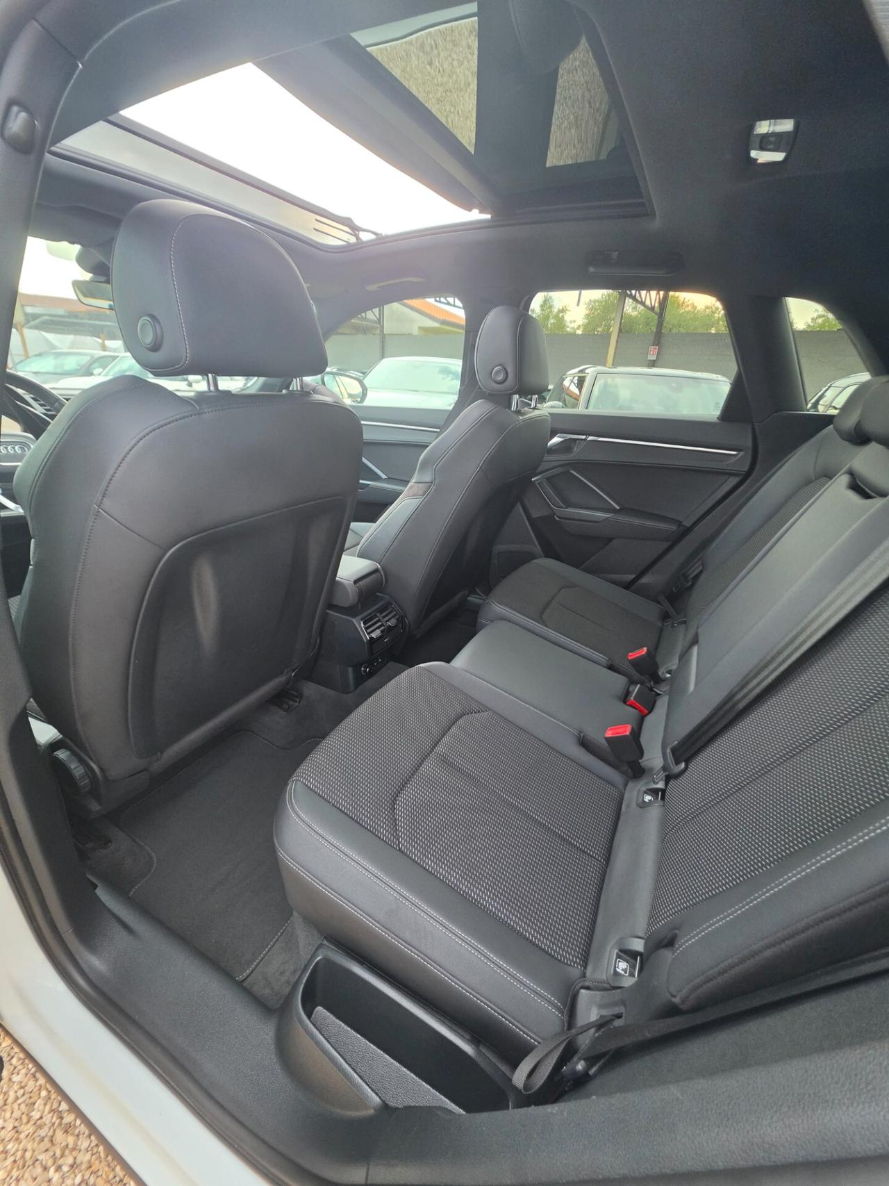 Audi Q3 2.0 TDI 150 CV S tronic line Edition