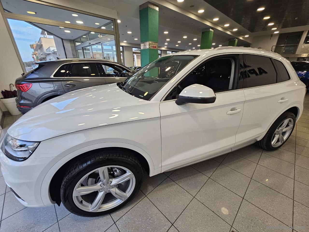 AUDI Q5 2.0 TDI quattro S tr. Business Sport