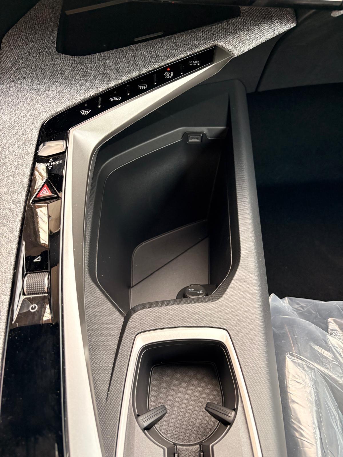 Peugeot 5008 Hybrid 145 e-DCS6 Allure 7 POSTI KM0