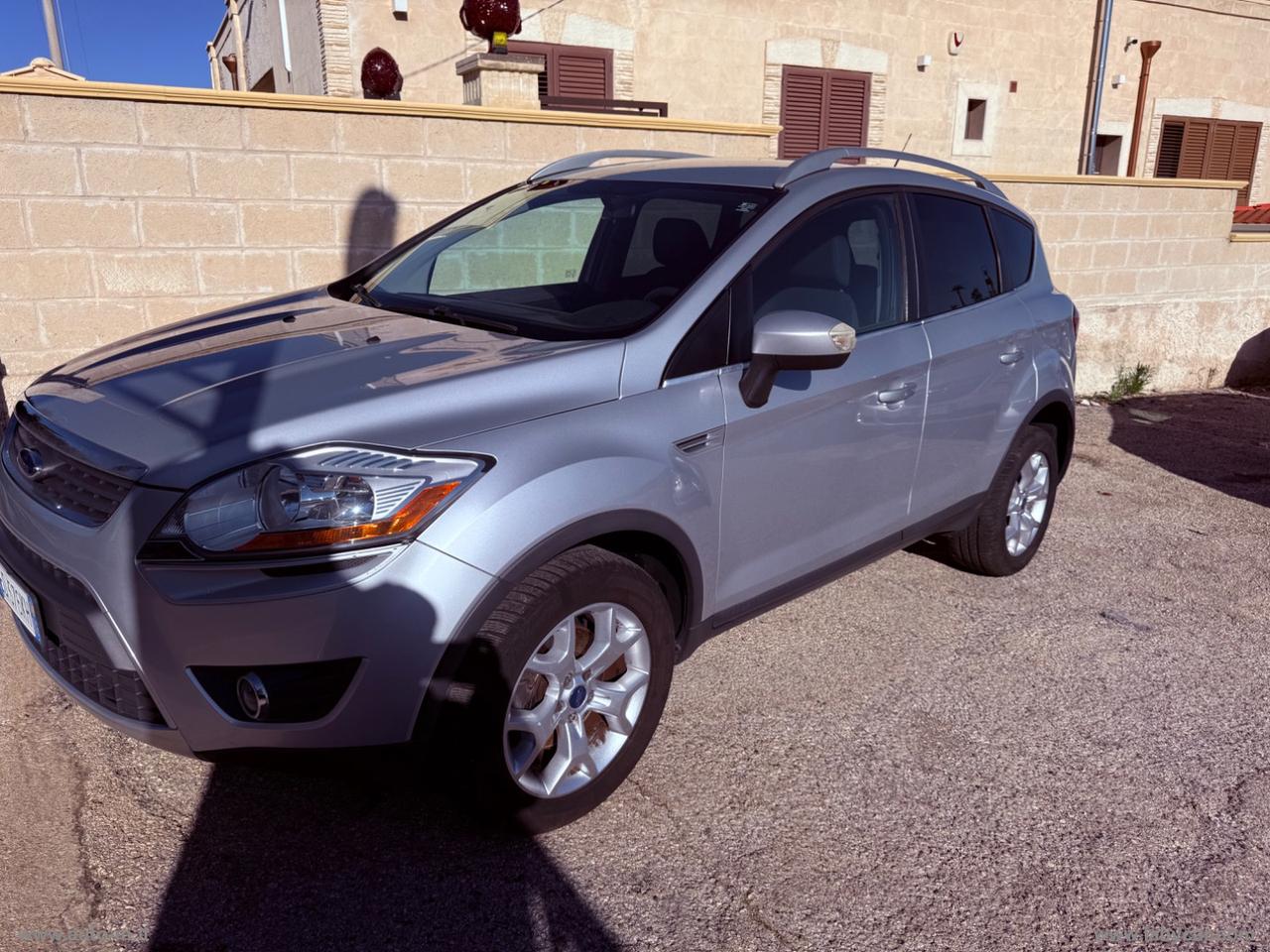 FORD Kuga 2.0 TDCi 140 CV 2WD Titanium