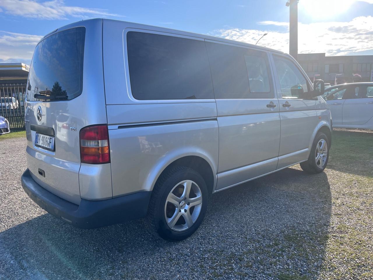 Volkswagen Transporter 2.5 TDI/174CV PC-TM Kombi 9 posti