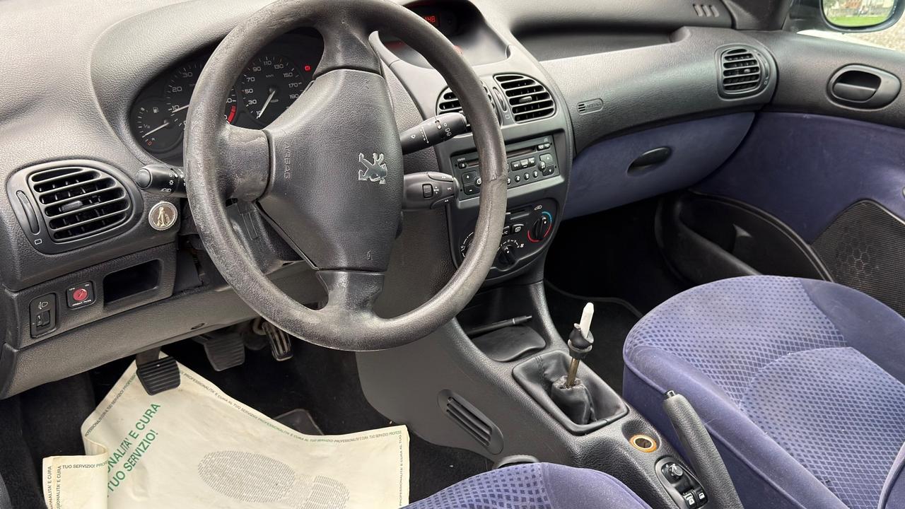 Peugeot 206 1.1 3p. XR