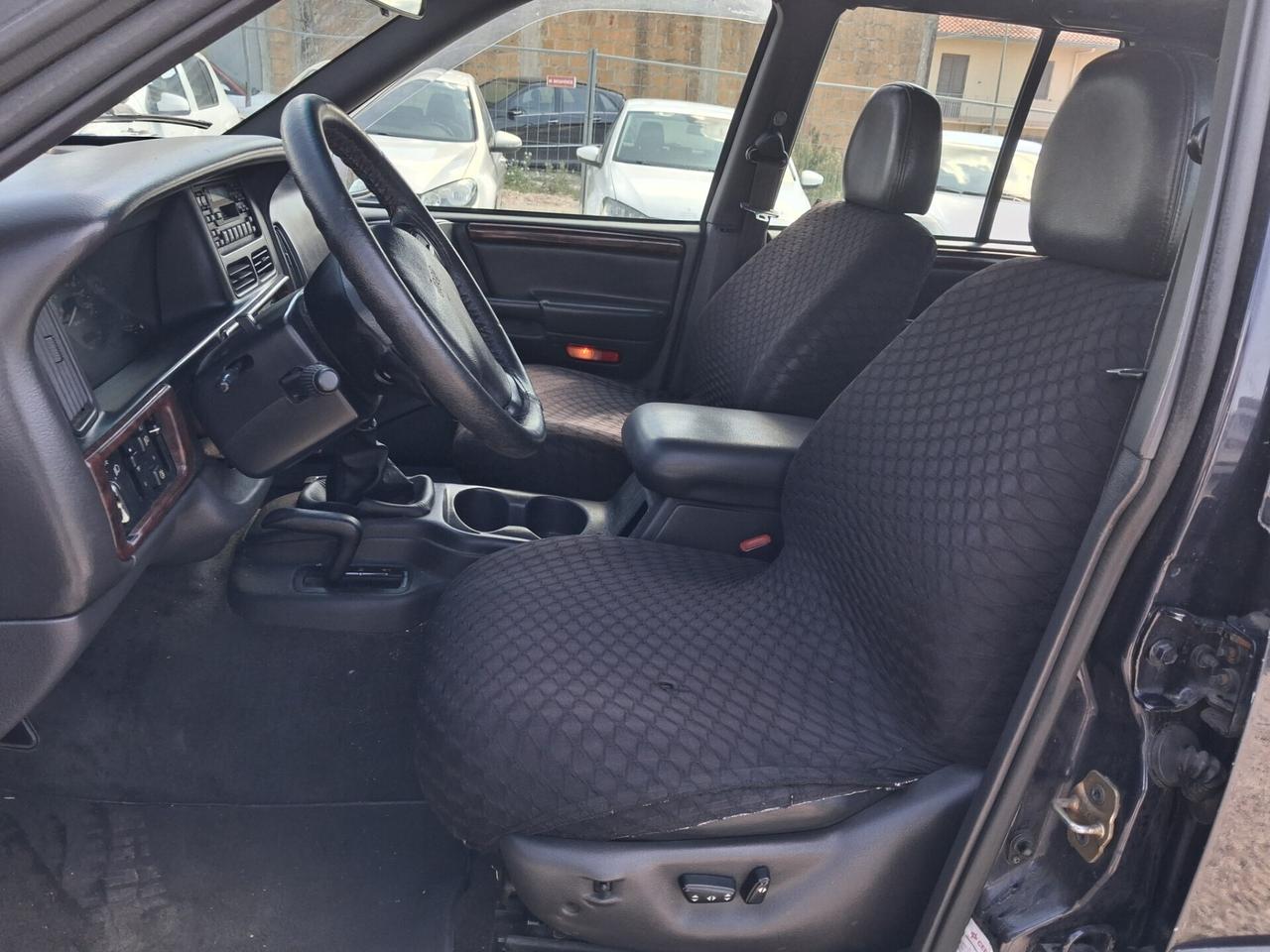 Jeep Cherokee 2.5 TD 5 p. Command-Trac Sport Rubic