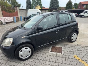 Toyota Yaris 1.0i 16V cat neopatentati 120000km
