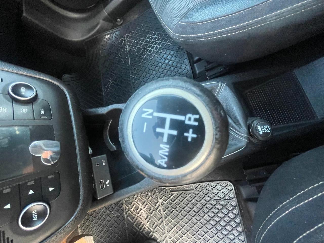 Fiat Punto Evo 1.3 Mjt 90 CV 5 porte Dualogic Dynamic