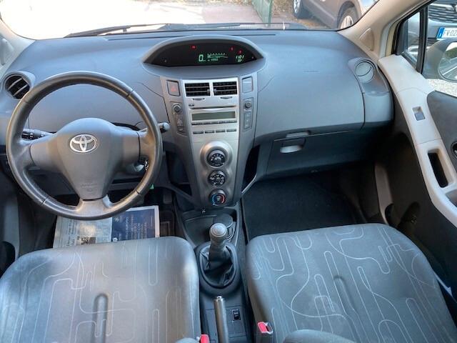 Toyota Yaris 1.0 5 porte, UNIPROPRIETARIO , OK NEOPATENTATI!!