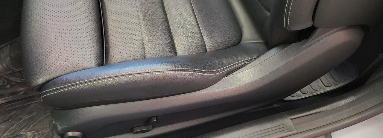BELLISSIMA-IMPECCABILE-COME NUOVA-Mercedes-benz C 220 d Auto Cabrio Premium Plus.