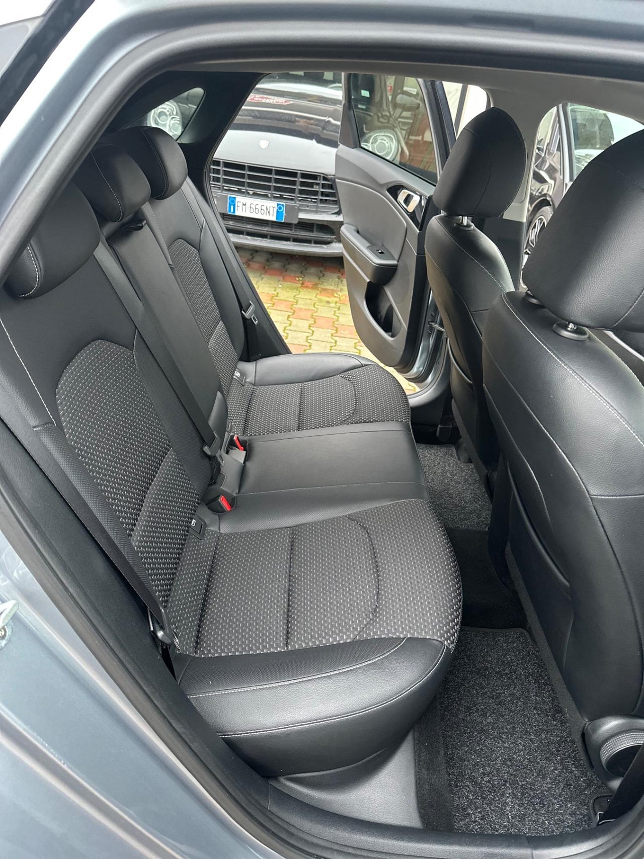 Kia Ceed 1.6 CRDi 136 CV 5p. Evolution