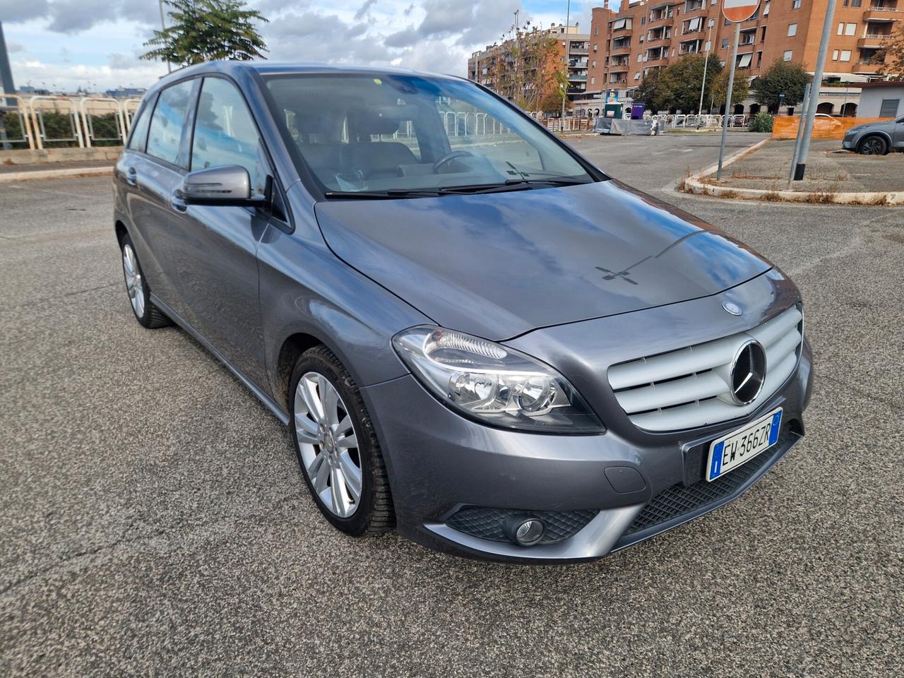 Mercedes-benz B 180 Premium Distribuzione fatta