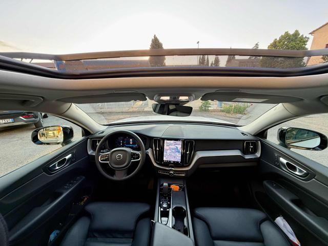 VOLVO XC60 B4 (d) AWD automatico Ultimate Dark
