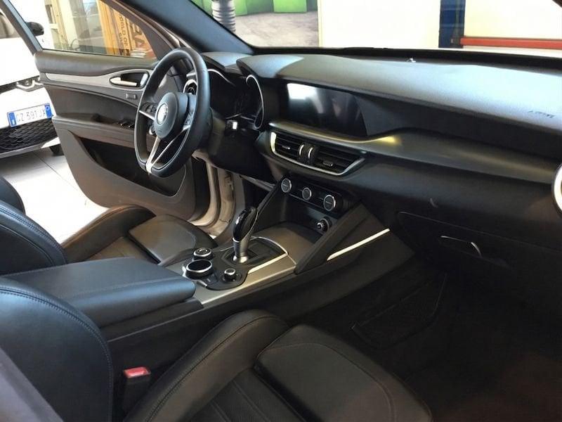 Alfa Romeo Stelvio 2.2 Turbo Diesel 180CV AT8 Q4 Executive MY18