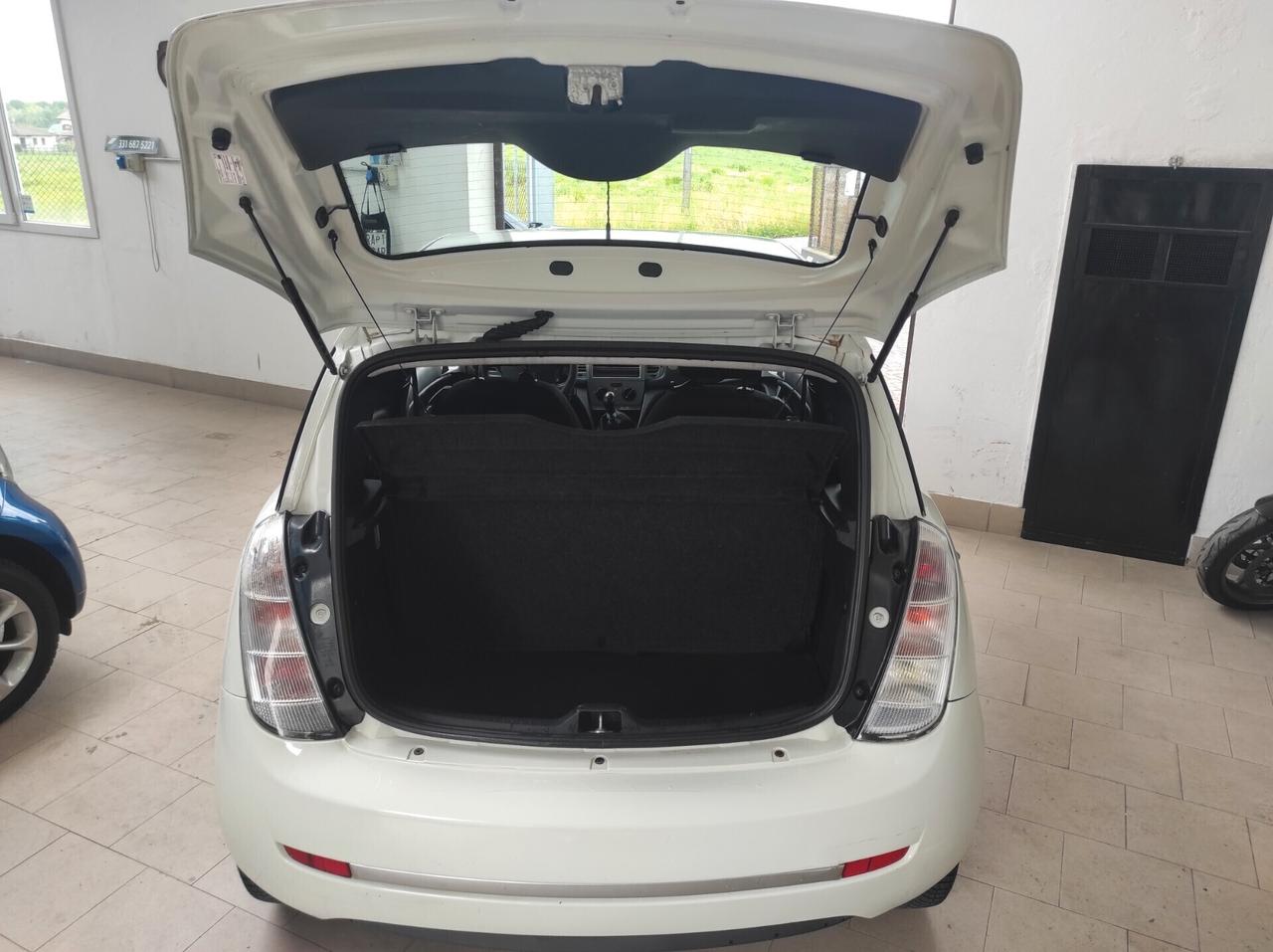 Lancia Ypsilon 1.2 Argento NEOPATENTATI